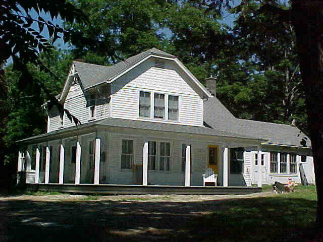 Building photograph for 495 TWIN LAKES ROAD